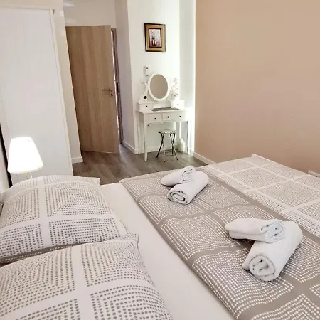 Apartment A&z
