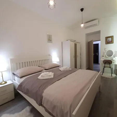 Apartment A&z